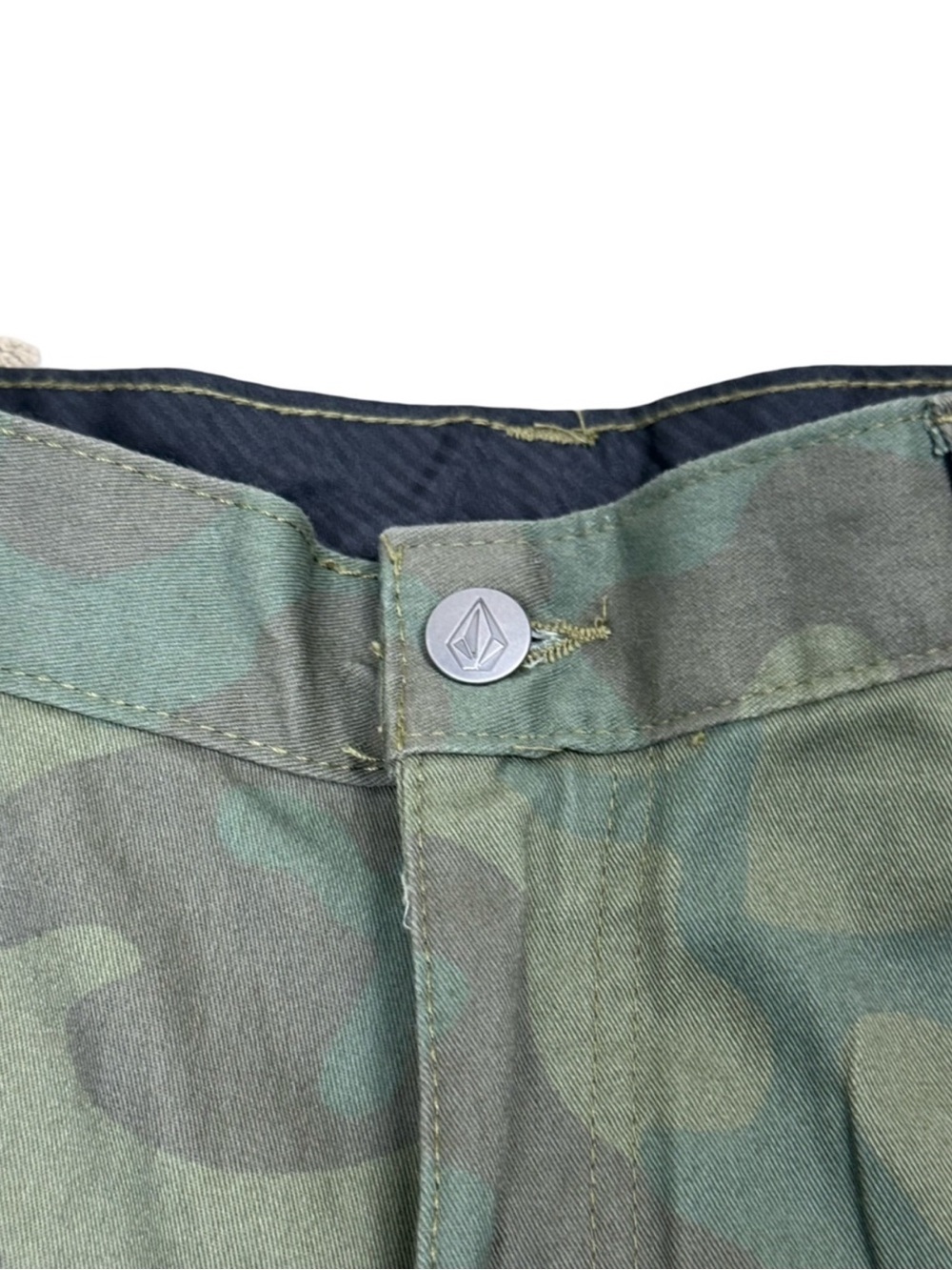 NWT Volcom Men’s VMonty 22 Camo Shorts Size 29 Casual Army Skate Military - Picture 6 of 10